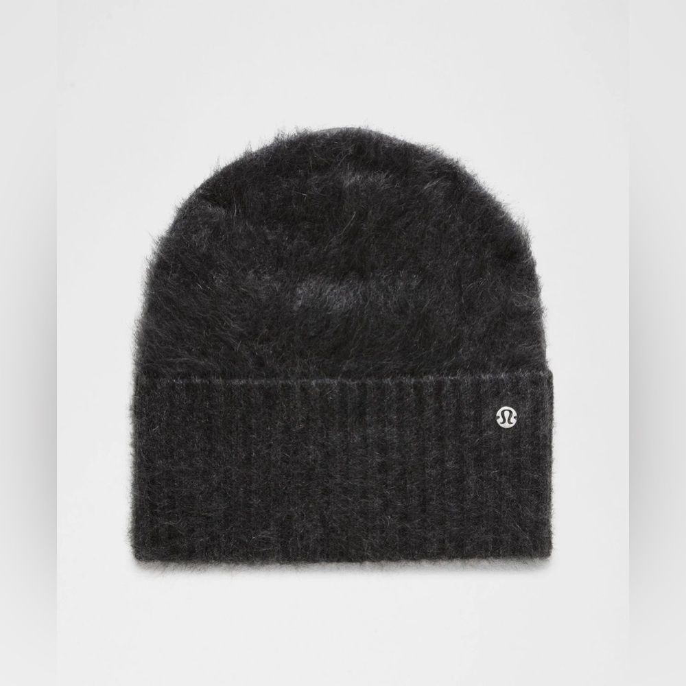 Nwt Fuzzy Cashmere Beanie black color - Picture 6 of 9